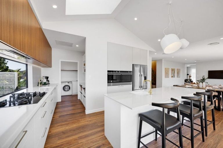 Photo of property in 27 Keene Drive, Bell Block, New Plymouth, 4312