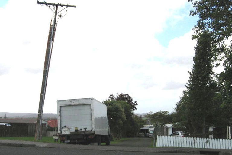 Photo of property in 1/42 Royal Road, Massey, Auckland, 0614