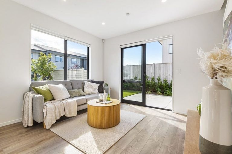 Photo of property in 13 Noel Hayden Street, Takanini, 2112