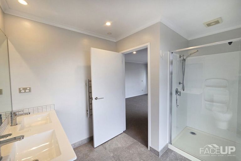 Photo of property in 16 Chaffinch Road, Hobsonville, Auckland, 0616