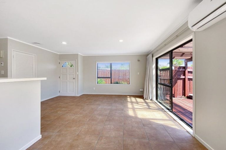 Photo of property in 3/22 Evelyn Place, Hillcrest, Auckland, 0627