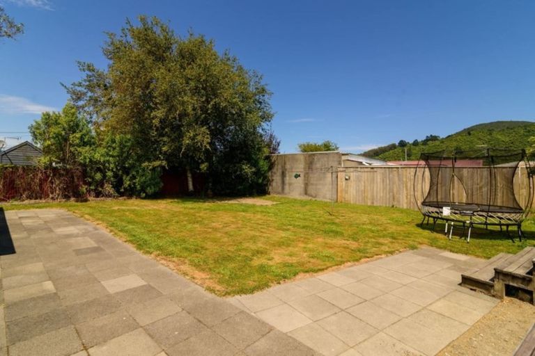 Photo of property in 16 Fenruss Street, Fairy Springs, Rotorua, 3015