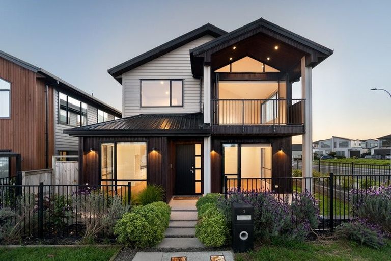 Photo of property in 1 Picnic Point Road, Hobsonville, Auckland, 0616