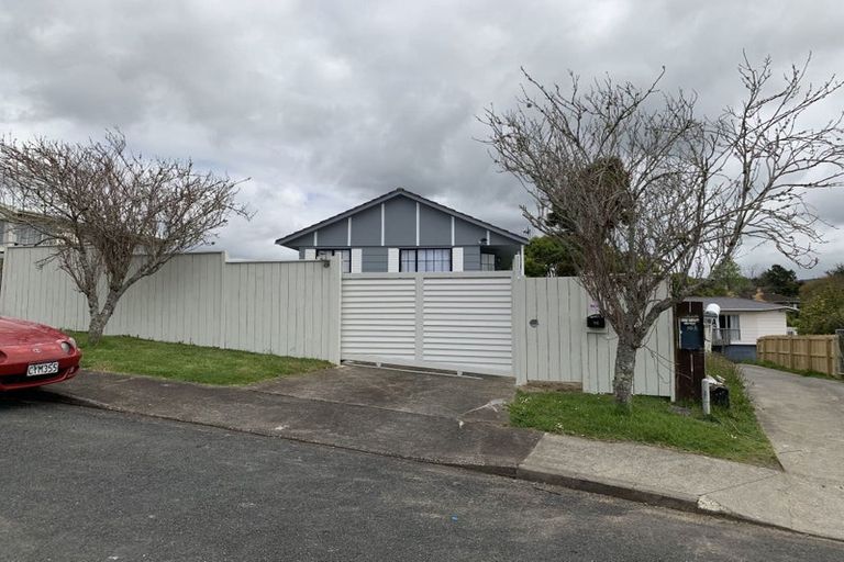 Photo of property in 14 Imperial Place, Henderson, Auckland, 0612
