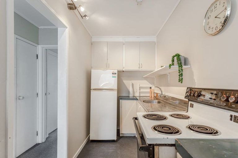 Photo of property in 3/12 Sunnyside Road, Sunnyvale, Auckland, 0612