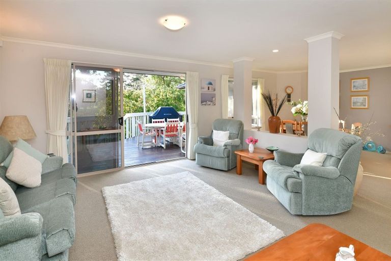Photo of property in 11 D'urville Place, Gulf Harbour, Whangaparaoa, 0930