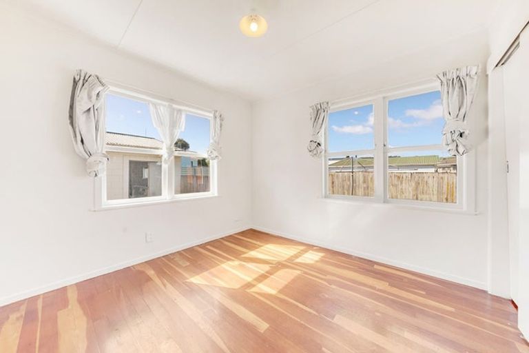 Photo of property in 2 Belgrave Place, Papakura, 2110