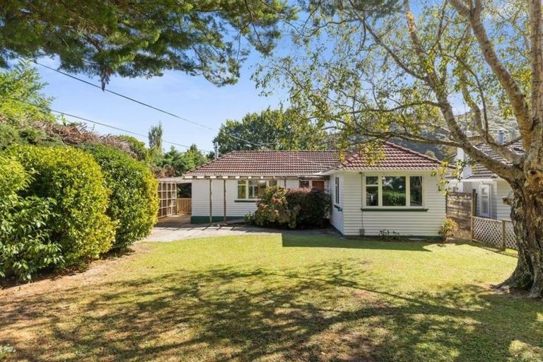 Photo of property in 49r Hine Road, Wainuiomata, Lower Hutt, 5014