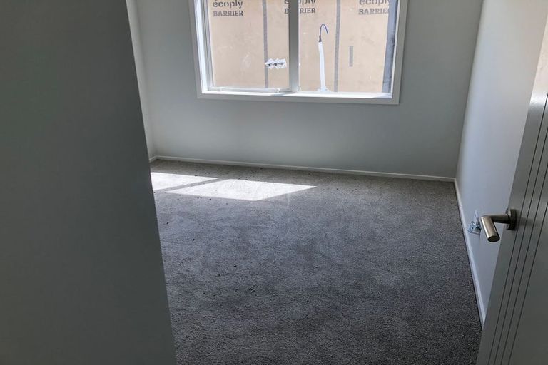 Photo of property in 36 Queen Charlotte Drive, Aotea, Porirua, 5024