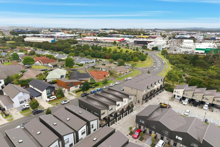 Photo of property in 37/28 Westgate Drive, Westgate, Auckland, 0614