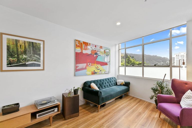 Photo of property in Hume House, 152 The Terrace, Wellington Central, Wellington, 6011