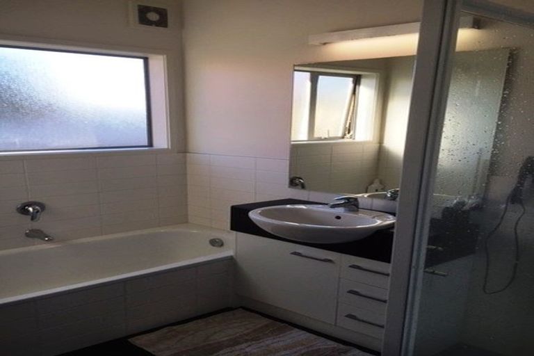 Photo of property in 32 Norcross Avenue, Henderson, Auckland, 0612