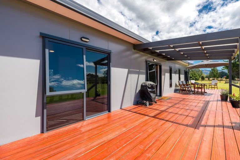 Photo of property in 46 Bathgates Road, Waimate, 7980