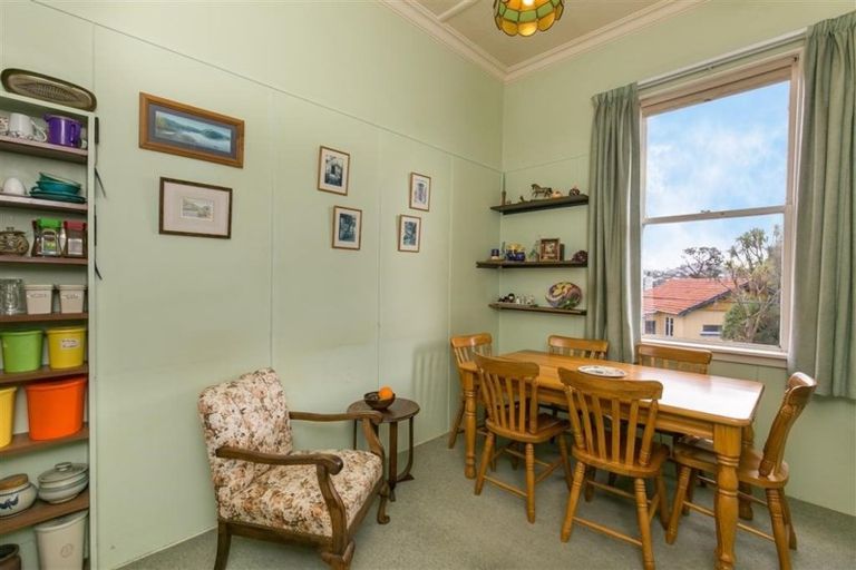 Photo of property in 55 Apuka Street, Brooklyn, Wellington, 6021