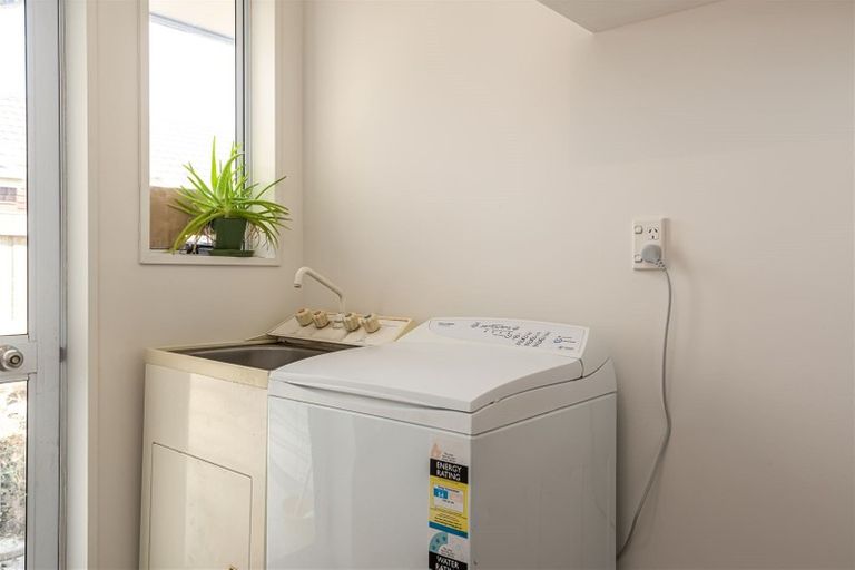 Photo of property in 19f Halswell Junction Road, Halswell, Christchurch, 8025