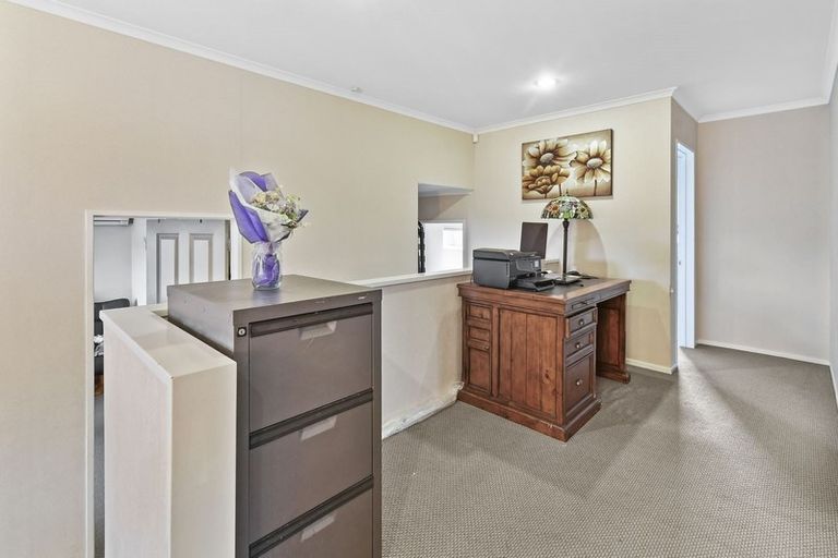 Photo of property in 29 Seresin Crescent, Flat Bush, Auckland, 2016