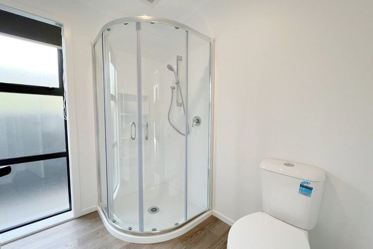 Photo of property in 2/1085 Heaphy Terrace, Hamilton