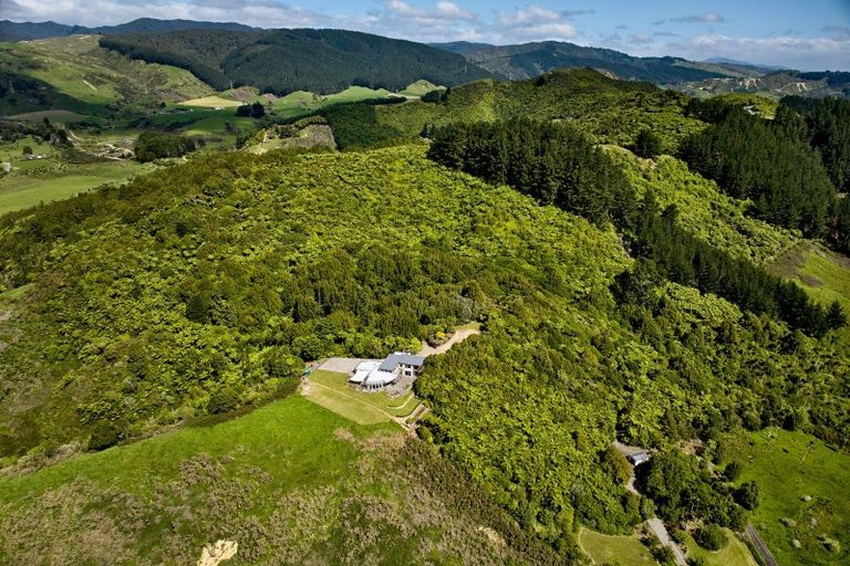 Photo of property in 102 Kuku East Road, Kuku, Levin, 5570