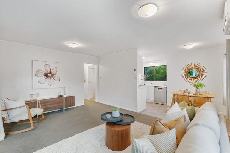 Photo of property in 12a Seaton Road, Murrays Bay, Auckland, 0630