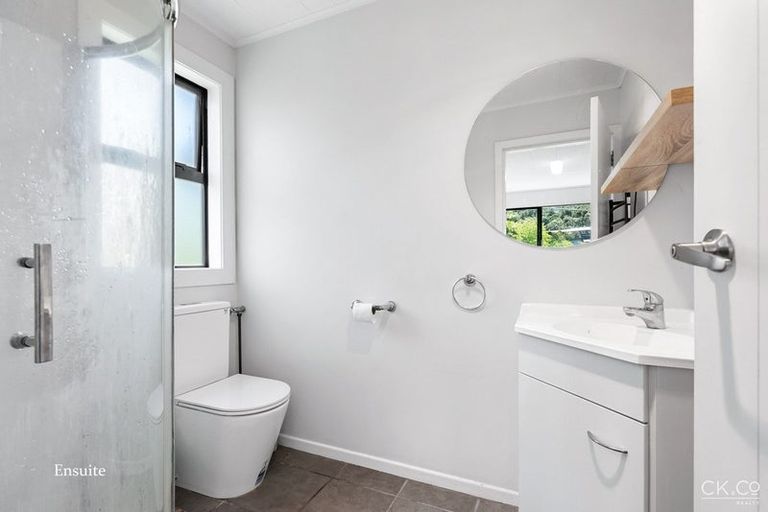 Photo of property in 76 Horoeka Street, Stokes Valley, Lower Hutt, 5019