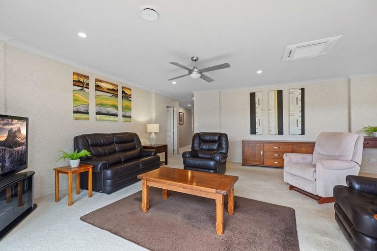 Photo of property in 32 Kereru Place, Pyes Pa, Tauranga, 3112