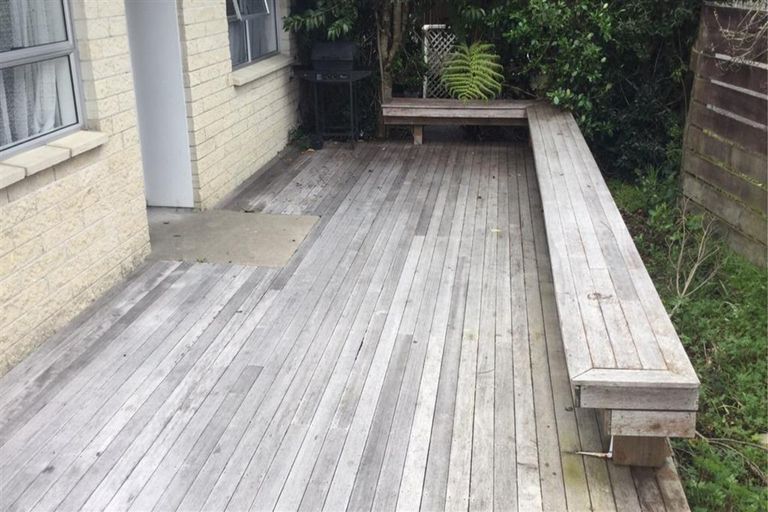 Photo of property in 1/69 View Road, Henderson, Auckland, 0612