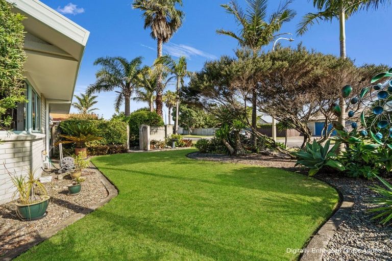 Photo of property in 12 Sandhurst Drive, Papamoa Beach, Papamoa, 3118