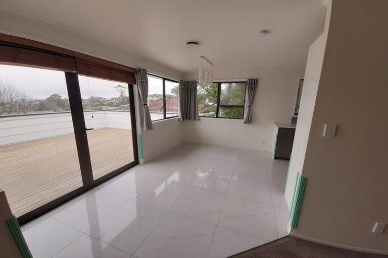 Photo of property in 33 Sequoia Place, Sunnynook, Auckland, 0620