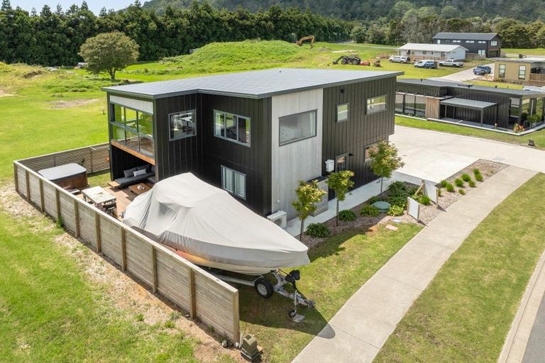 Photo of property in 18 Pinnacles Lane, Pauanui, 3579