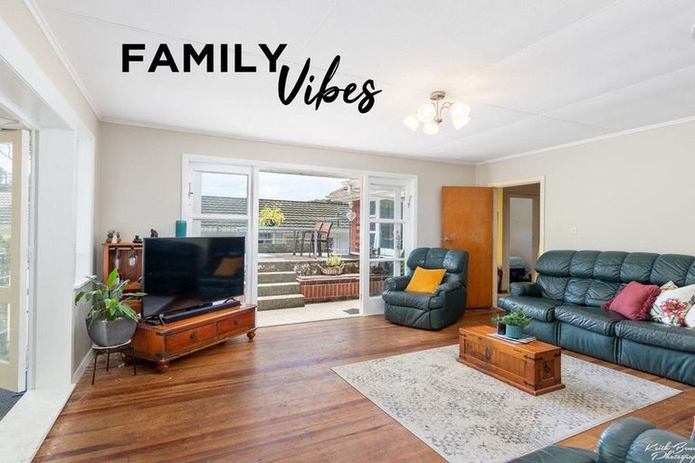 Photo of property in 10 Kopara Grove, Stokes Valley, Lower Hutt, 5019