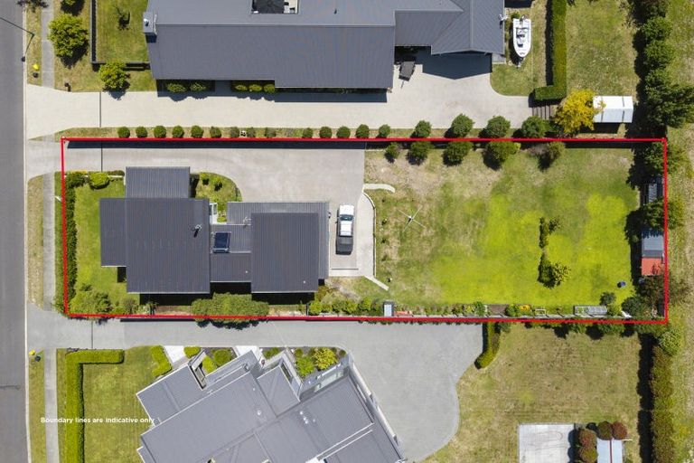 Photo of property in 14 Pukenamu Road, Rainbow Point, Taupo, 3330