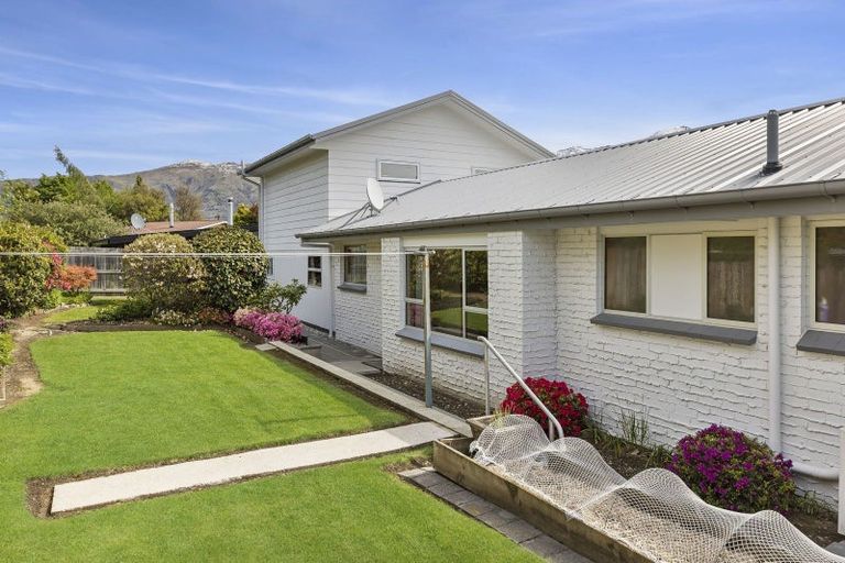 Photo of property in 27 Hunter Crescent, Wanaka, 9305