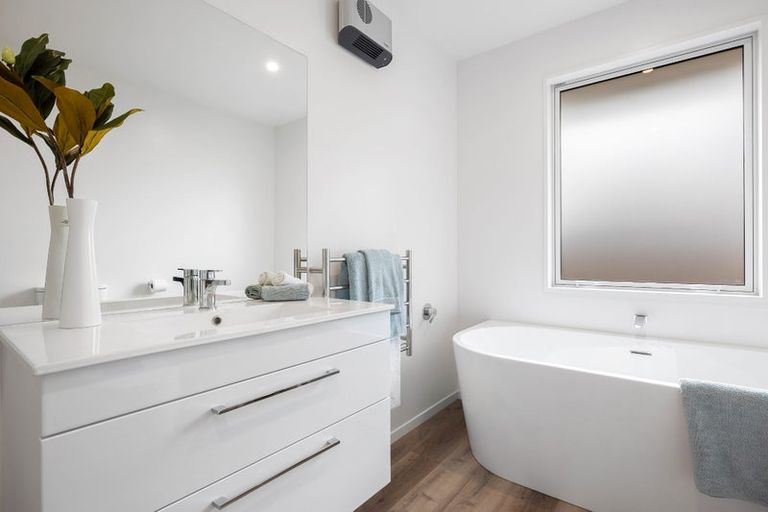 Photo of property in 2/30 Quaifes Road, Halswell, Christchurch, 8025