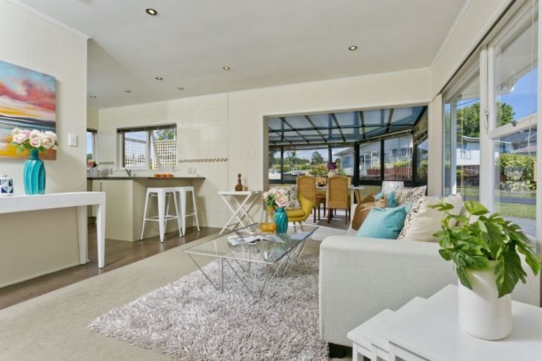 Photo of property in 1/14 Kapiti Place, Sunnynook, Auckland, 0620
