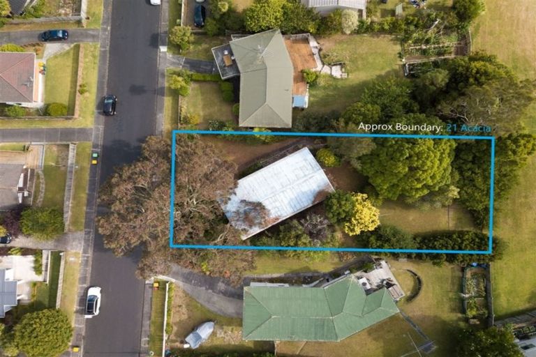 Photo of property in 21 Acacia Road, Torbay, Auckland, 0632