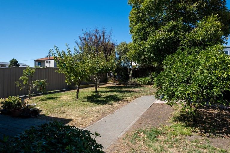 Photo of property in 17 Pukeko Place, Westshore, Napier, 4110