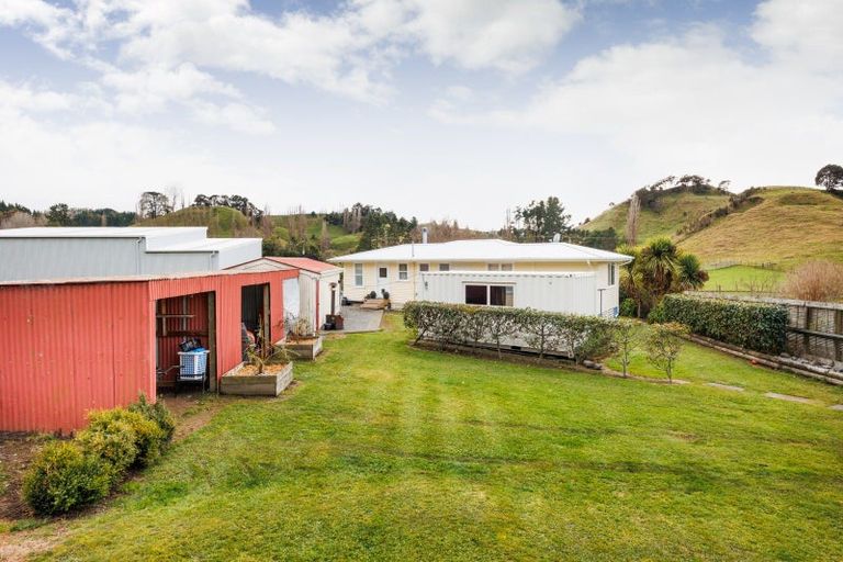 Photo of property in 69 Ongo Road, Hunterville, 4730