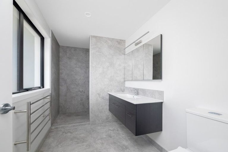 Photo of property in 77 Stratford Drive, Cable Bay, 0420