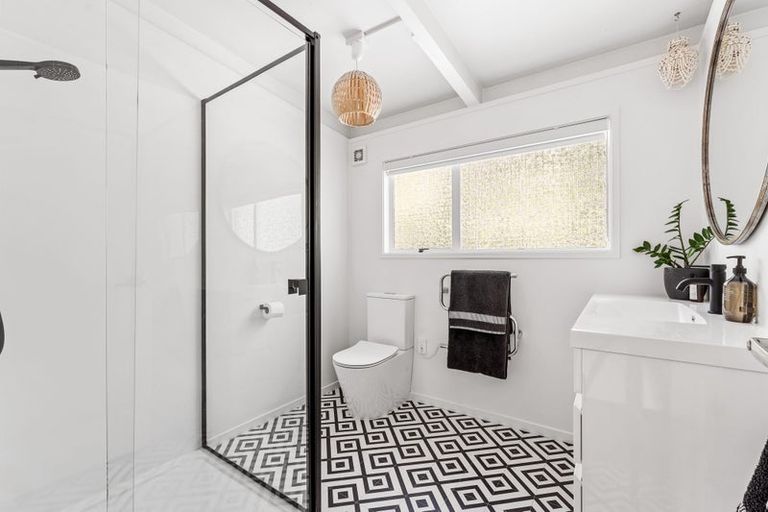 Photo of property in 122 Stanmore Bay Road, Stanmore Bay, Whangaparaoa, 0932