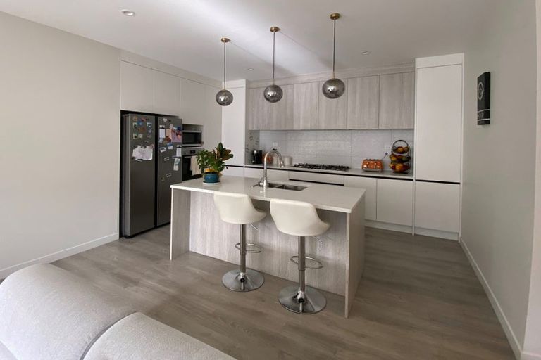 Photo of property in 14 Vinistra Road, Kumeu, 0810