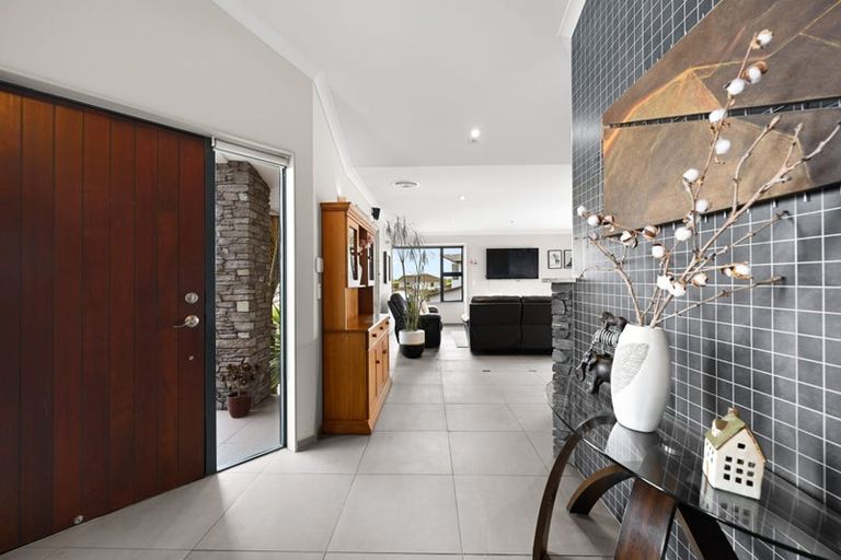 Photo of property in 21 Raddington Way, Huntington, Hamilton, 3210