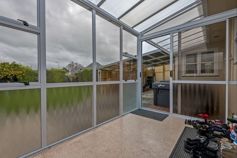 Photo of property in 4 Anzio Place, Awapuni, Palmerston North, 4412