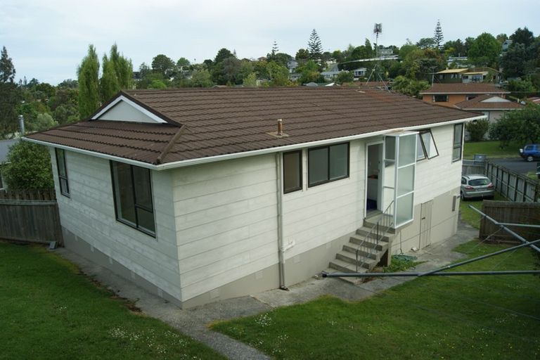 Photo of property in 25 Topliss Drive, Northcross, Auckland, 0632