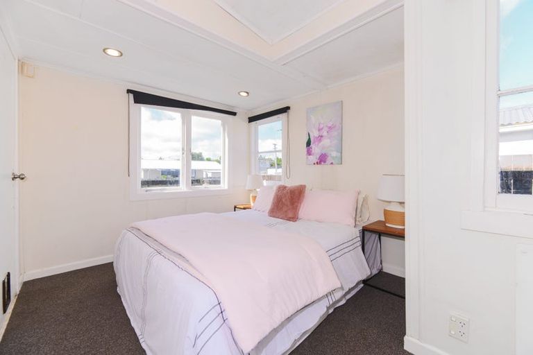 Photo of property in 31 Railway Street West, Papakura, 2110