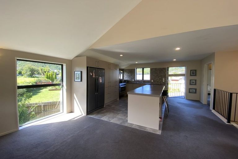 Photo of property in 10 Nautique Place, Waikawa, Picton, 7220