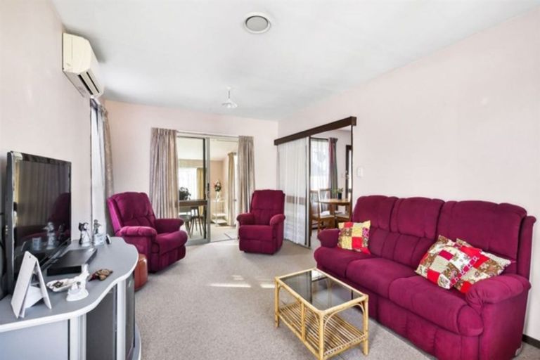 Photo of property in 392 Mairehau Road, Parklands, Christchurch, 8083