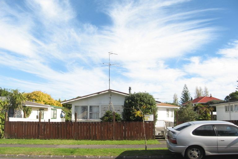 Photo of property in 38 Megan Avenue, Pakuranga Heights, Auckland, 2010