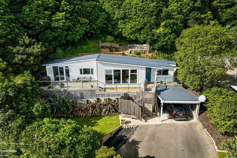 Photo of property in 61 Walter Road, Lowry Bay, Lower Hutt, 5013