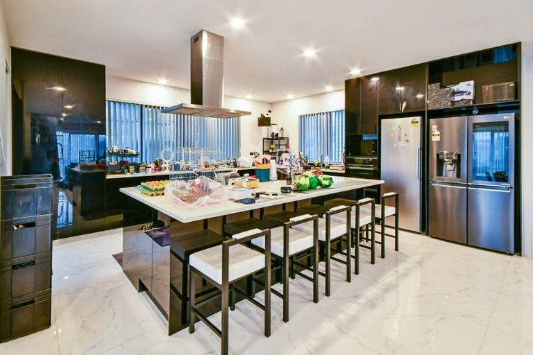 Photo of property in 14 Henriette Place, The Gardens, Auckland, 2105