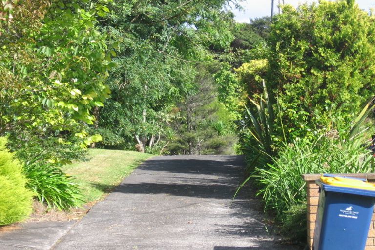 Photo of property in 56 Woodfern Crescent, Titirangi, Auckland, 0604